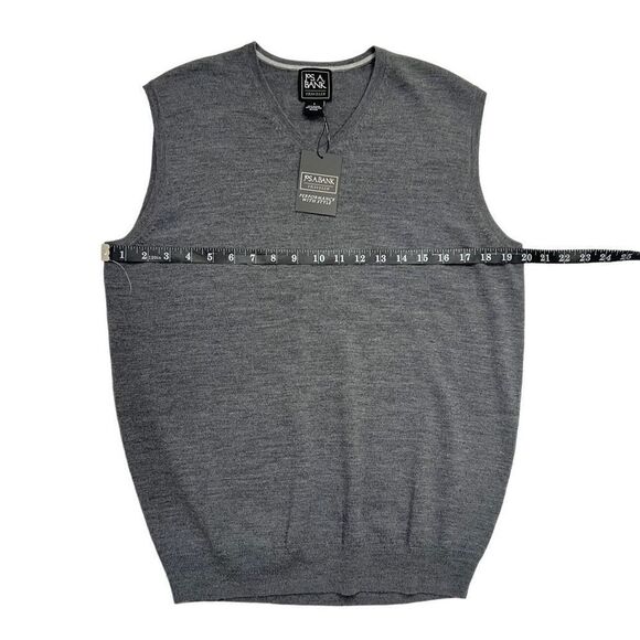 Jos. A. Bank* NWT Men’s Gray Ribbed Knit V-Neck Sleeveless Vest Top Size S - Picture 6 of 6